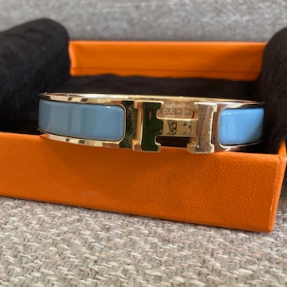 Closet Clear-Out SALE! Hermès Clic H bracelet, Gris Orage, Rose Gold hardware